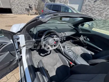Audi R8 Spyder 5.2 FSI V10 Quattro — Aufnahme 12 von 25