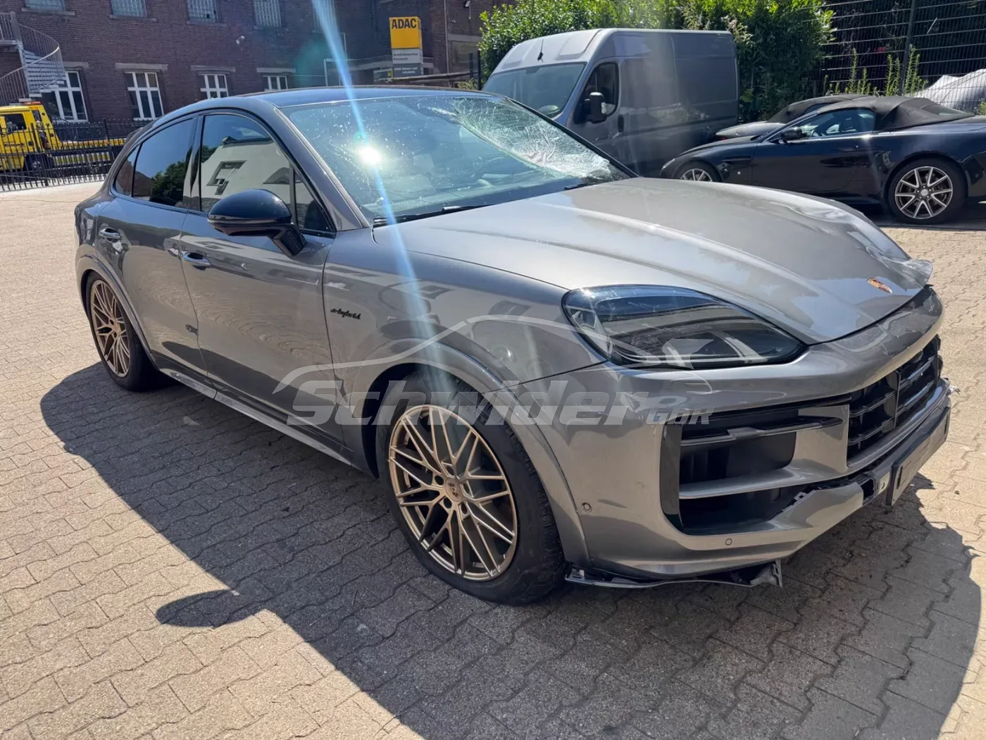 Porsche Cayenne Coupé E-Hybrid Black Edition Sport Design, Beschädigt · Unfallfahrzeug