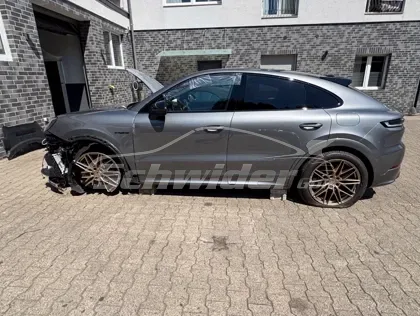 Porsche Cayenne Coupé E-Hybrid Black Edition Sport Design — Aufnahme 8 von 25