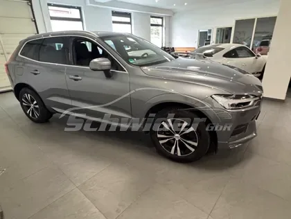Volvo XC60 Momentum Pro 2WD — Aufnahme 2 von 25