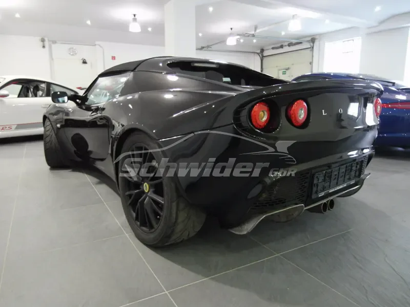 Lotus Elise in der Ausstellungshalle