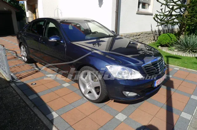 Fahrzeug im Hof Schwider, Bochum