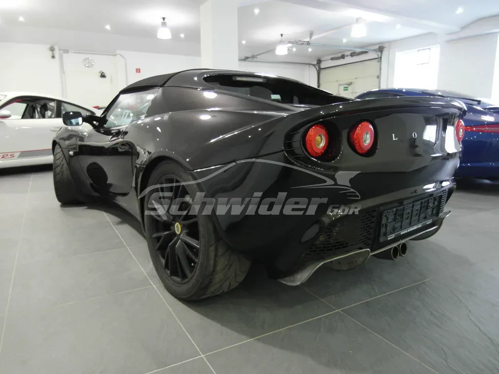 Lotus Elise in der Ausstellungshalle